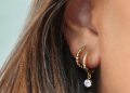 oorbellen met oorpiercings combineren