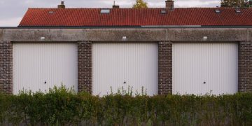 Waar moet je op letten bij een offerte voor een garagedeur?